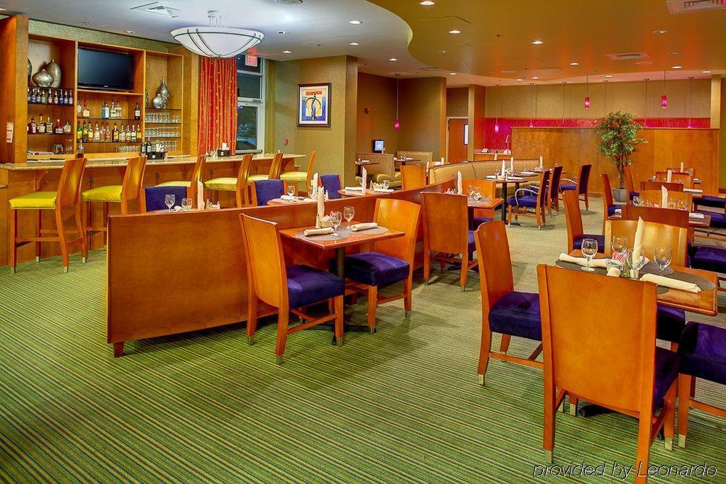 Delta Hotels By Marriott Colonial Heights Restoran gambar